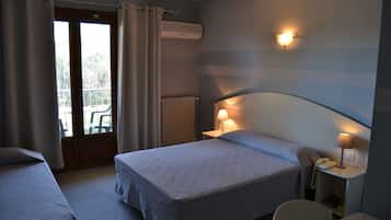 Kamer, 1 twee- of 2 eenpersoonsbedden | Een bureau, geluiddichte muren, babybedden (toeslag), gratis wifi
