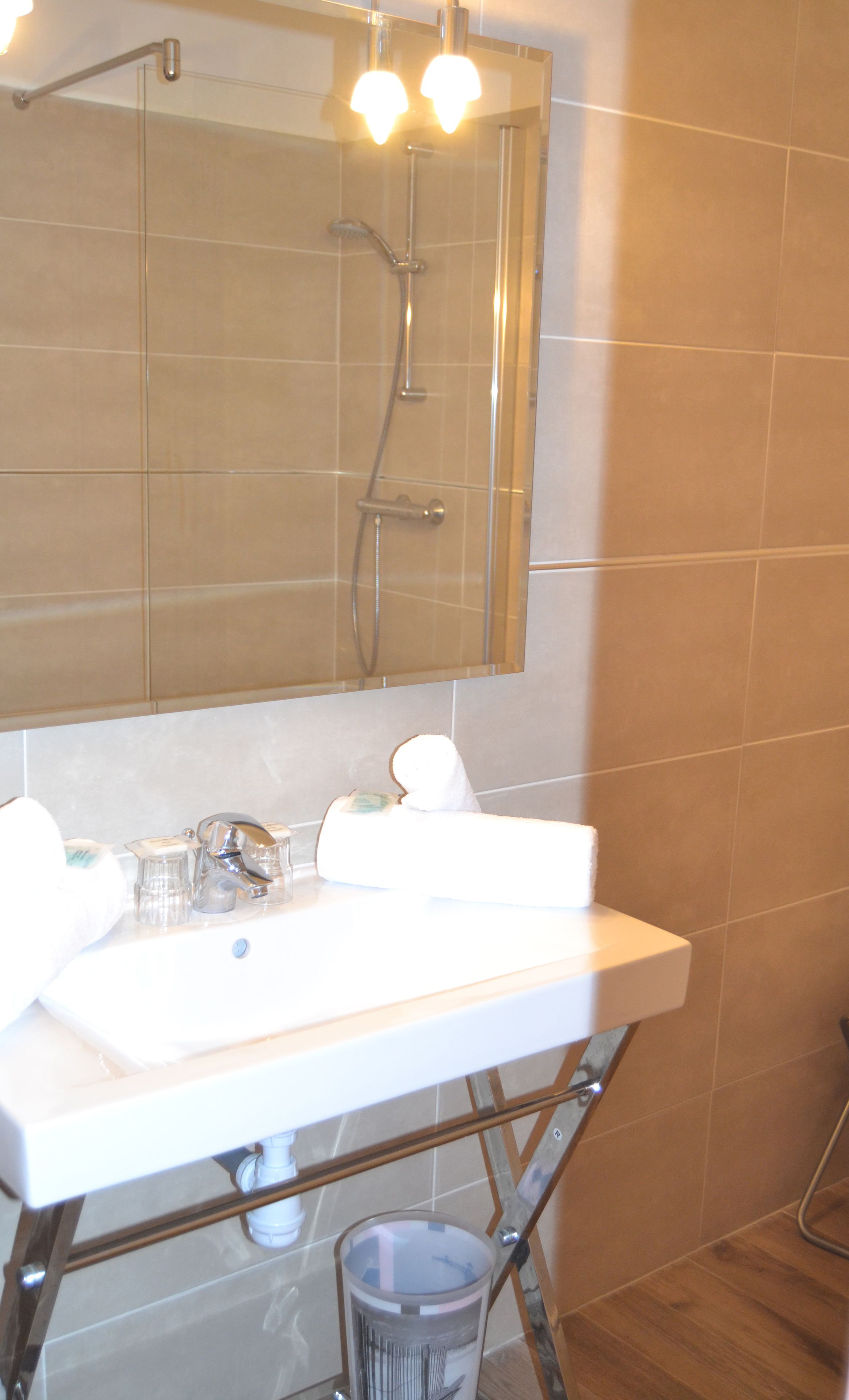 single room | bathroom sink