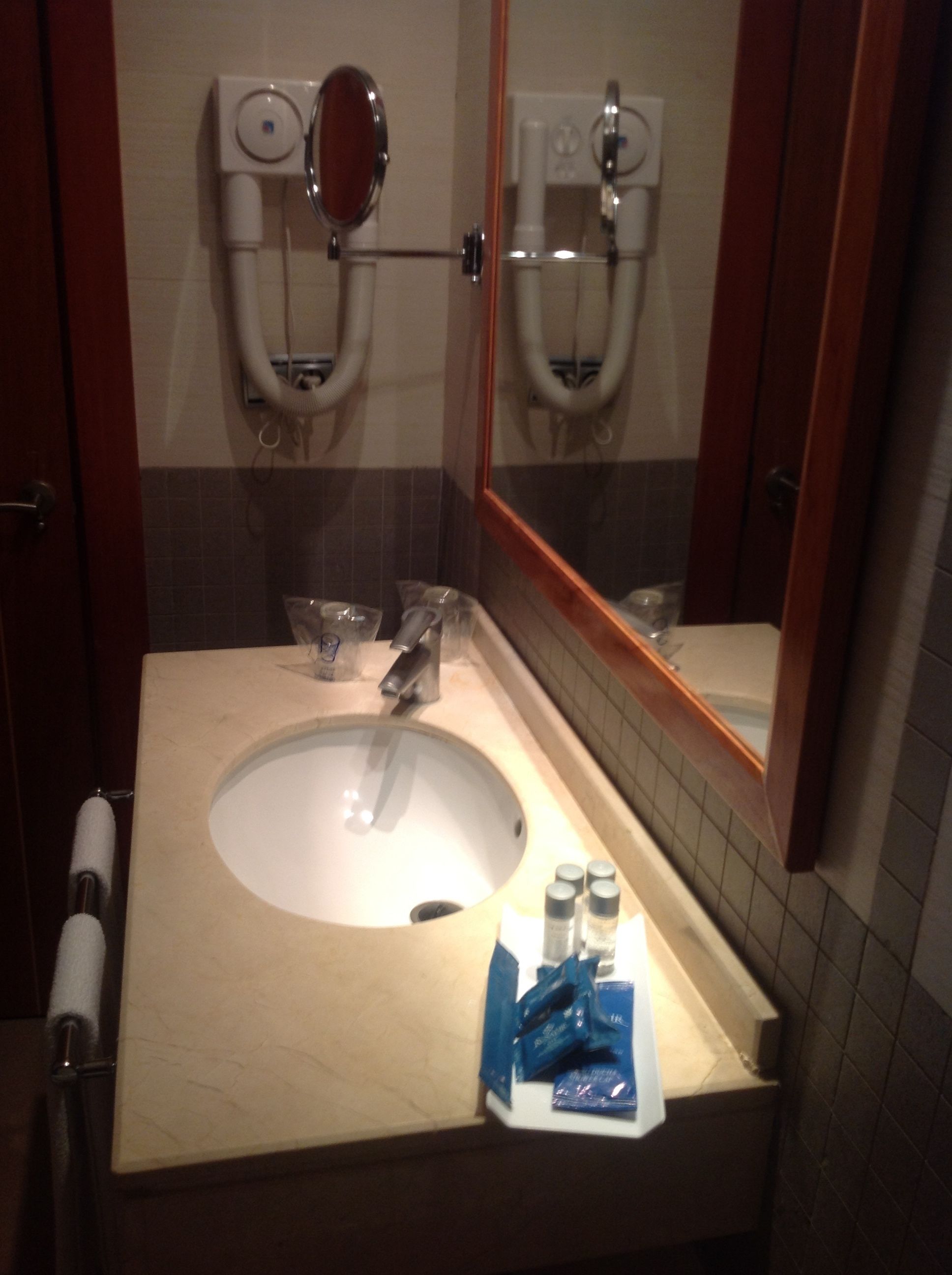 double room single use | bathroom | free toiletries, hair dryer, bidet, towels
