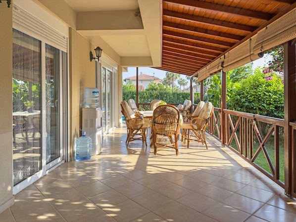 Villa | Terrace/patio