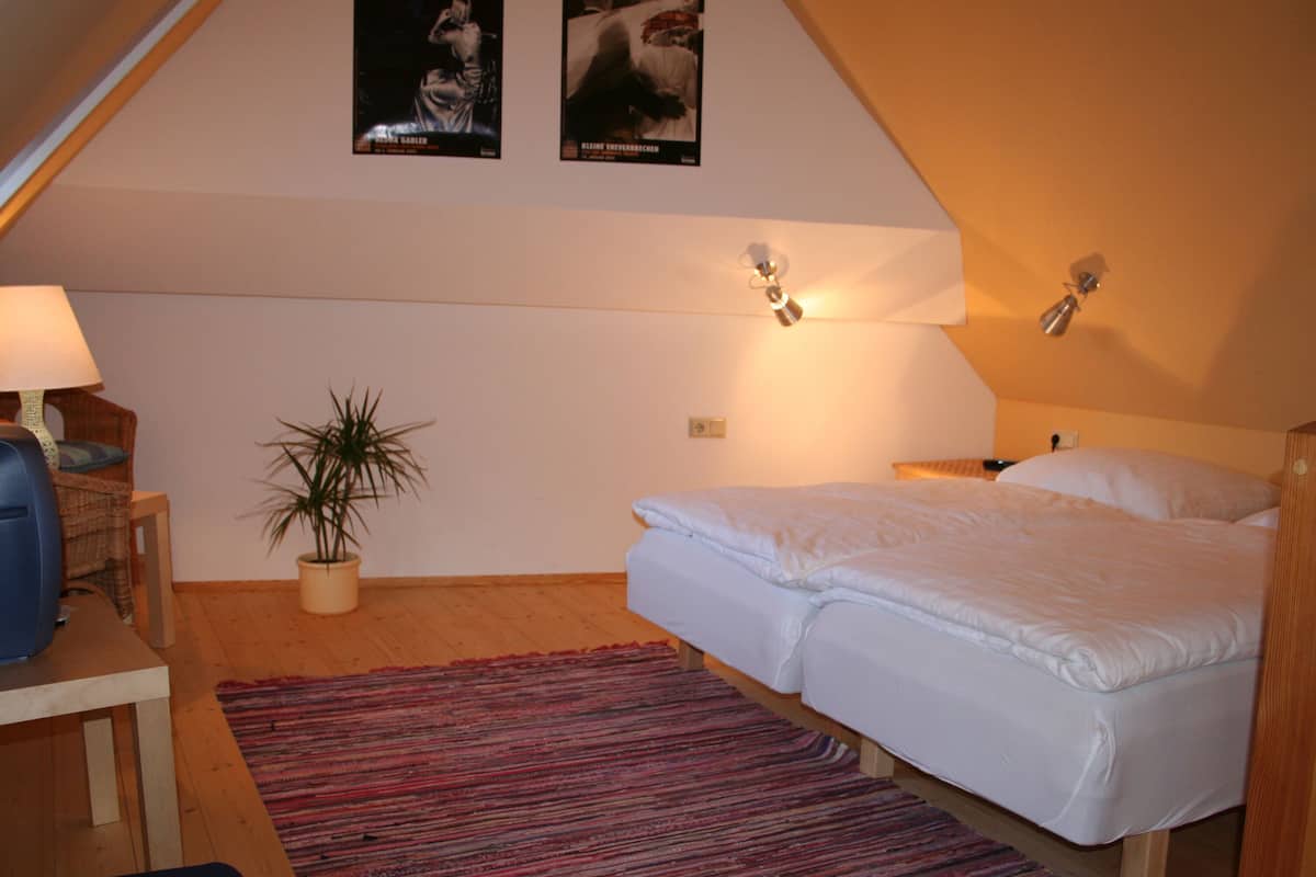 Superior Double Room | Desk, free WiFi, bed sheets, wheelchair access