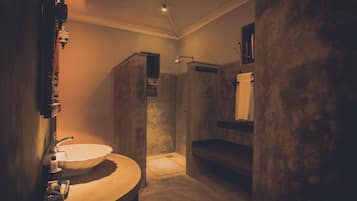 Standaard tweepersoonskamer | Badkamer met douche