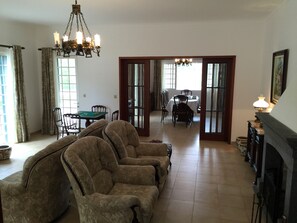 Ferienhaus, 4 Schlafzimmer | Wohnzimmer | Flachbildfernseher, Kamin