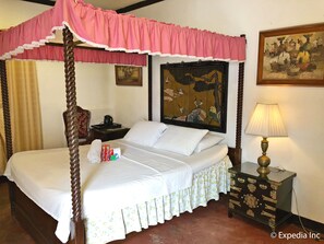 Habitación individual ejecutiva | Tabla de planchar con plancha, wifi gratis, ropa de cama