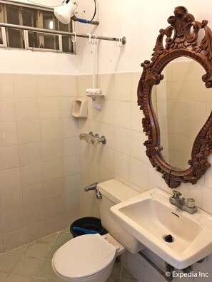 Casa adosada | Baño | Ducha, artículos de higiene personal gratuitos y toallas
