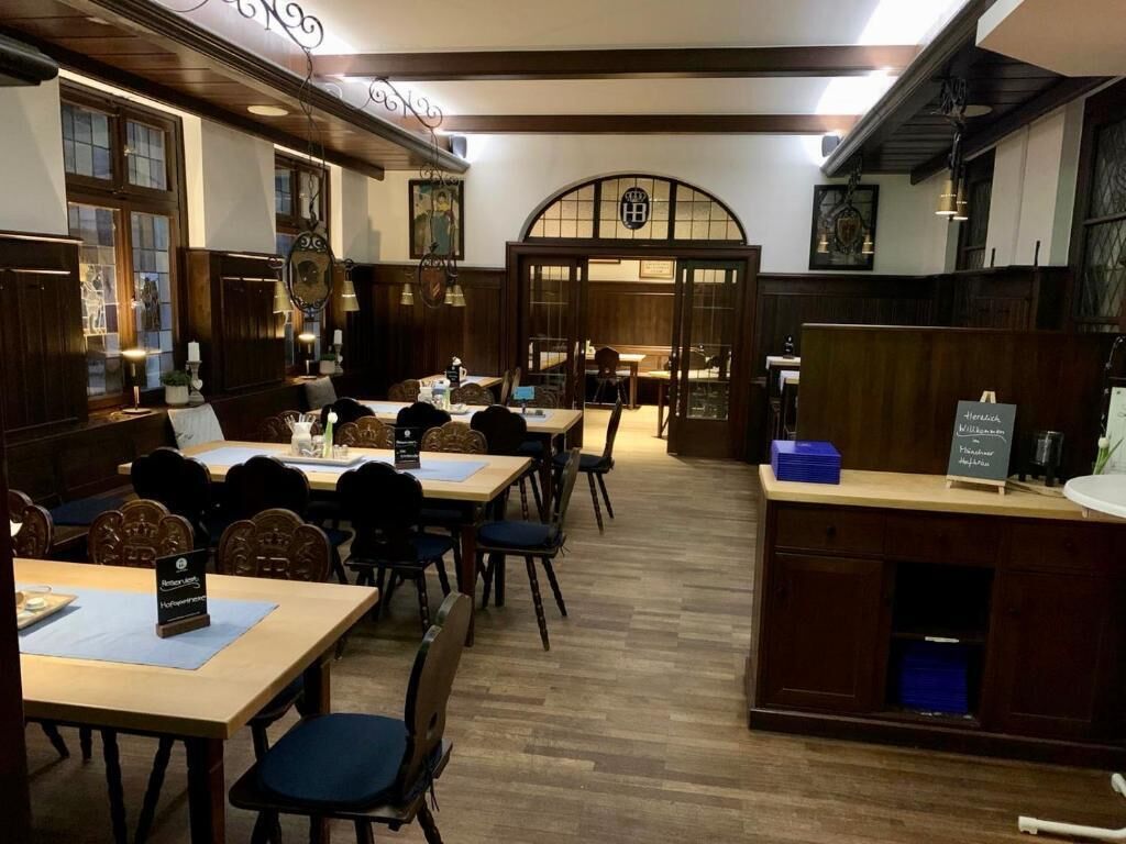 lunch and dinner served