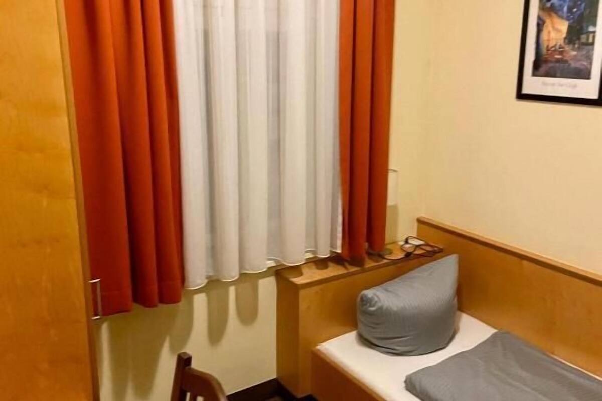 desk, blackout curtains, free wifi, bed sheets