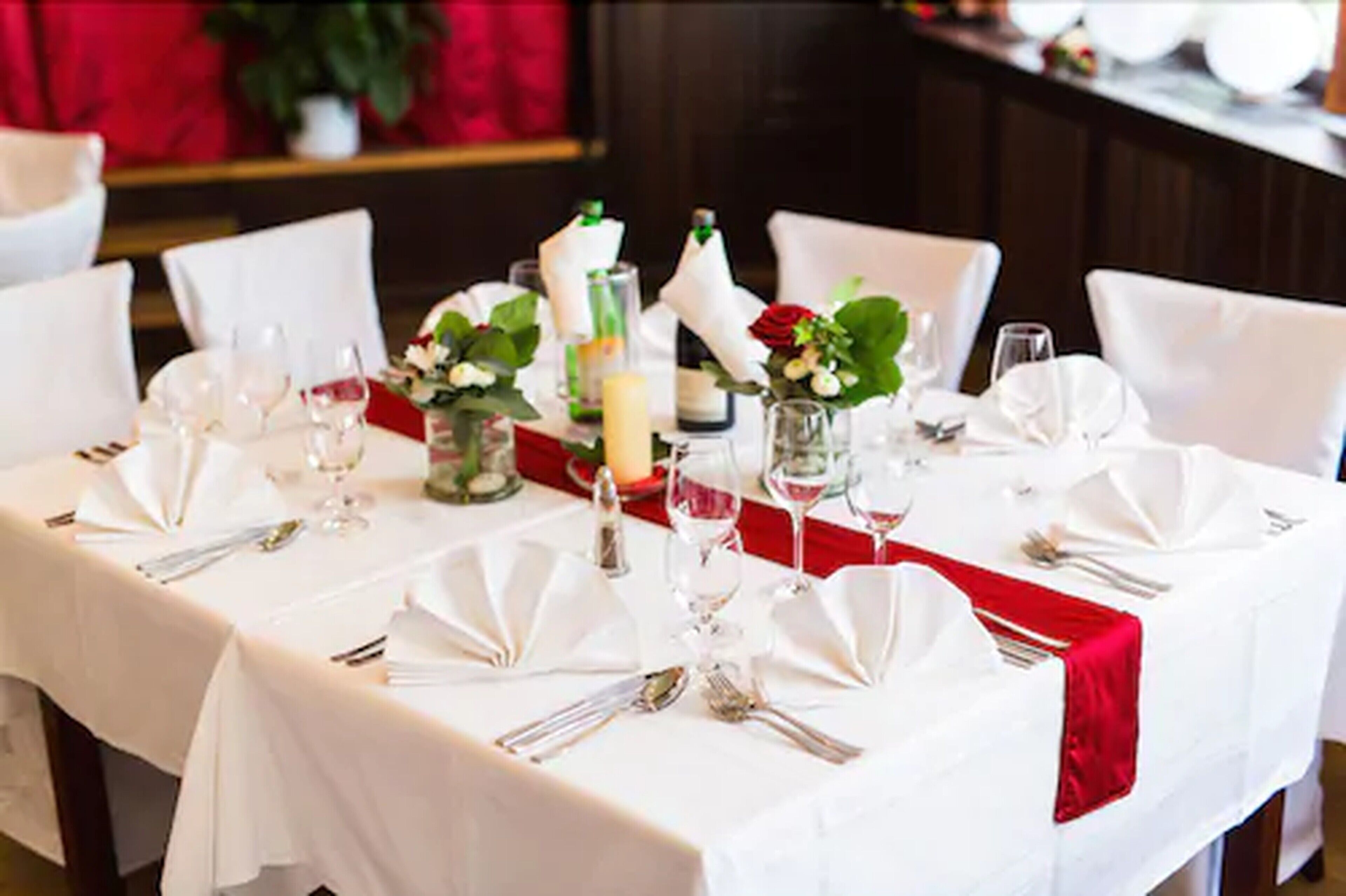 lunch and dinner served