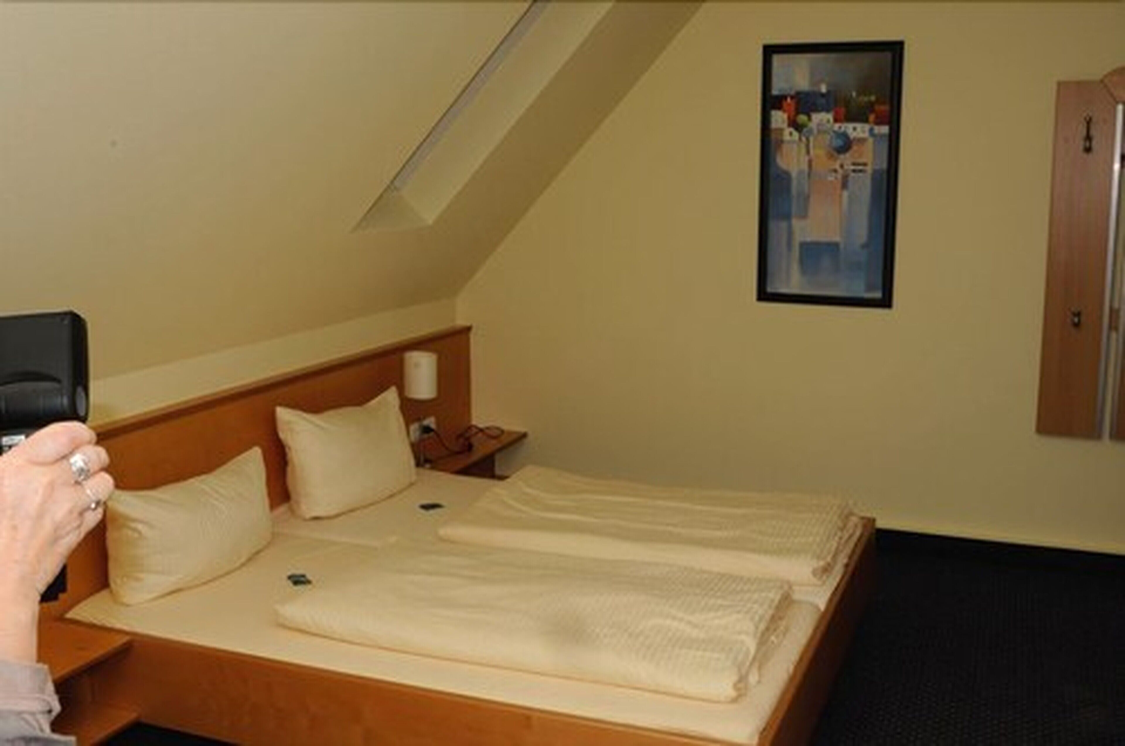 desk, blackout curtains, free wifi, bed sheets