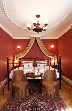 Doppelzimmer - Small & Cosy | Biancheria da letto di alta qualità, una cassaforte in camera