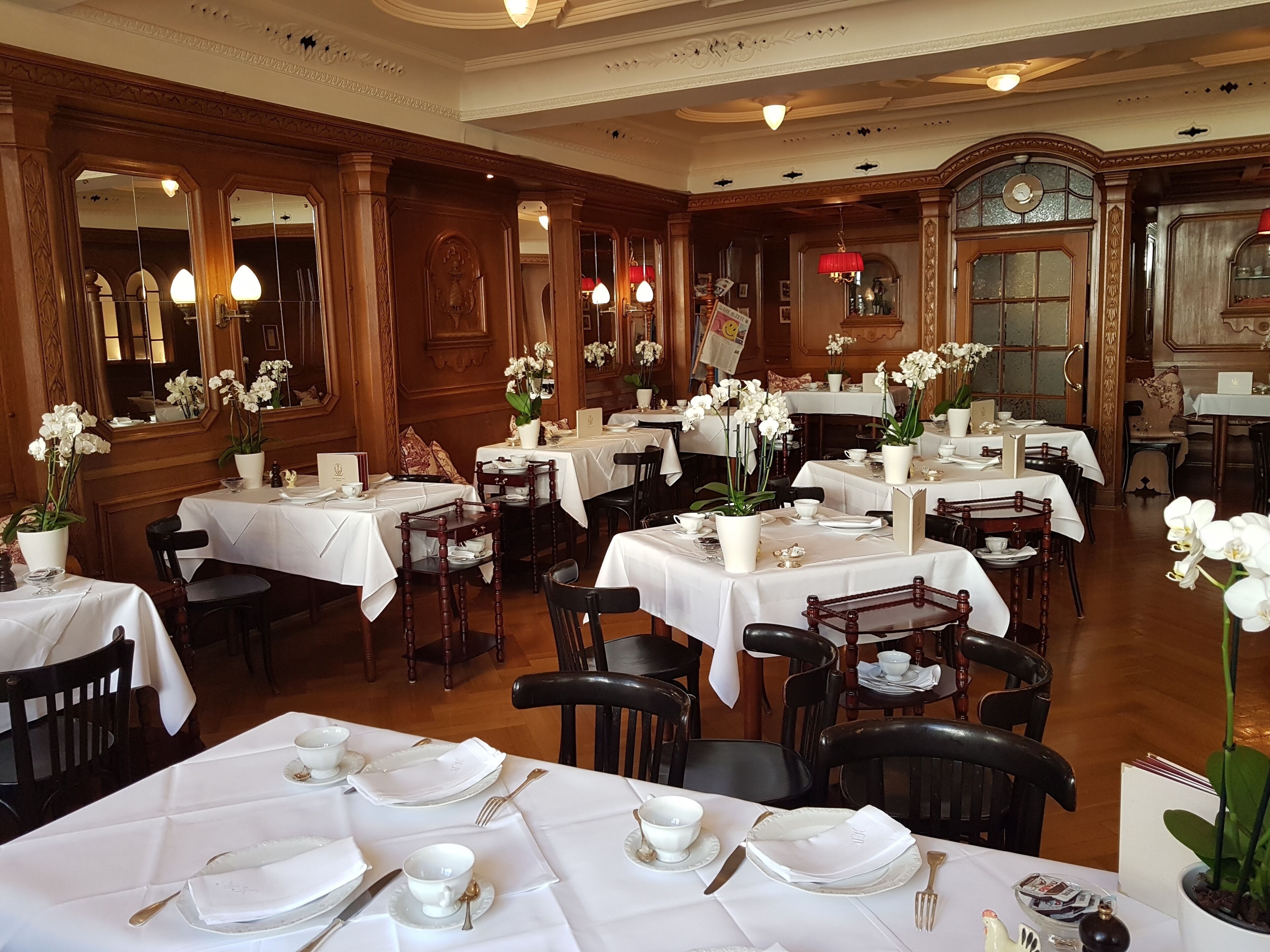 Tägliches inbegriffenes kontinentales Frühstück