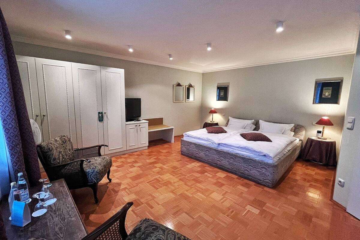 1 bedroom, premium bedding, in-room safe, individually decorated