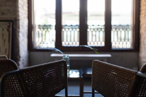 高級公寓 (Bubu 9) | 客廳 | 平面電視、 DVD 播放機