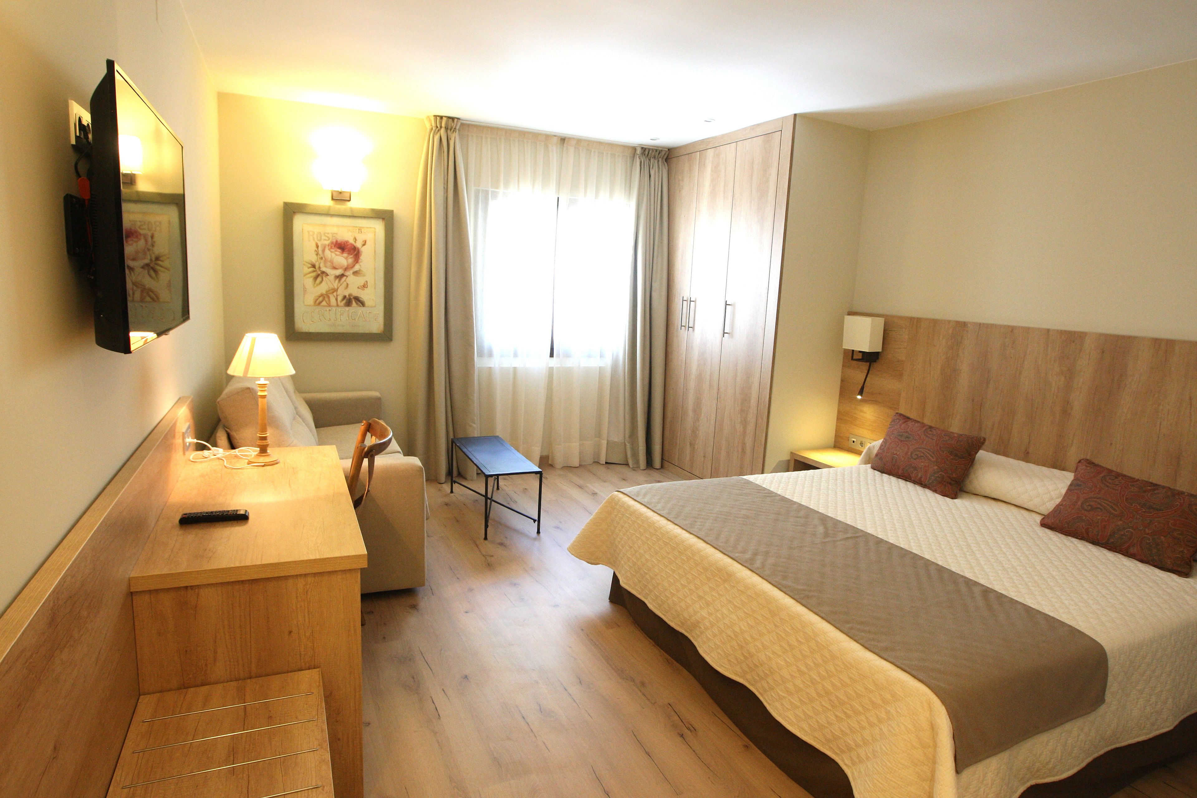 in-room safe, desk, blackout curtains, free wifi