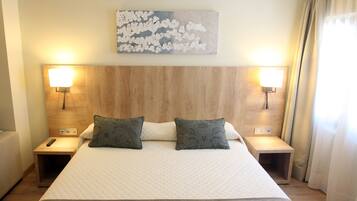 Chambre Double pour 1 personne | Coffres-forts dans les chambres, bureau, rideaux occultants