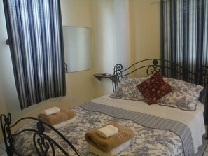 1 bedroom, premium bedding, iron/ironing board, free WiFi - Posada Colonial Apartments (San Juan)