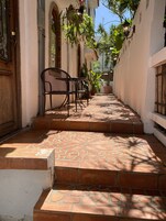 Basic Apartment, 1 Queen Bed, Private Bathroom | 露台