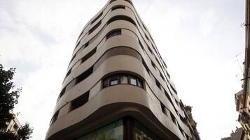 Vista frontal de la propiedad