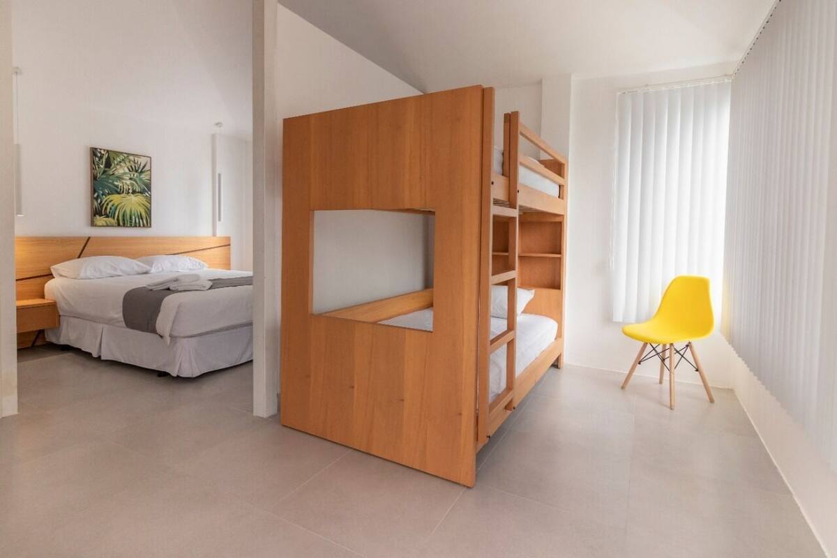 4 bedrooms, iron/ironing board (on request)