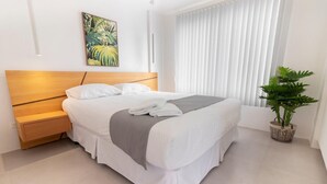Deluxe Room, 1 Queen Bed, Terrace, Pool View - Hotel Oceanic Lodge (Tonsupa)