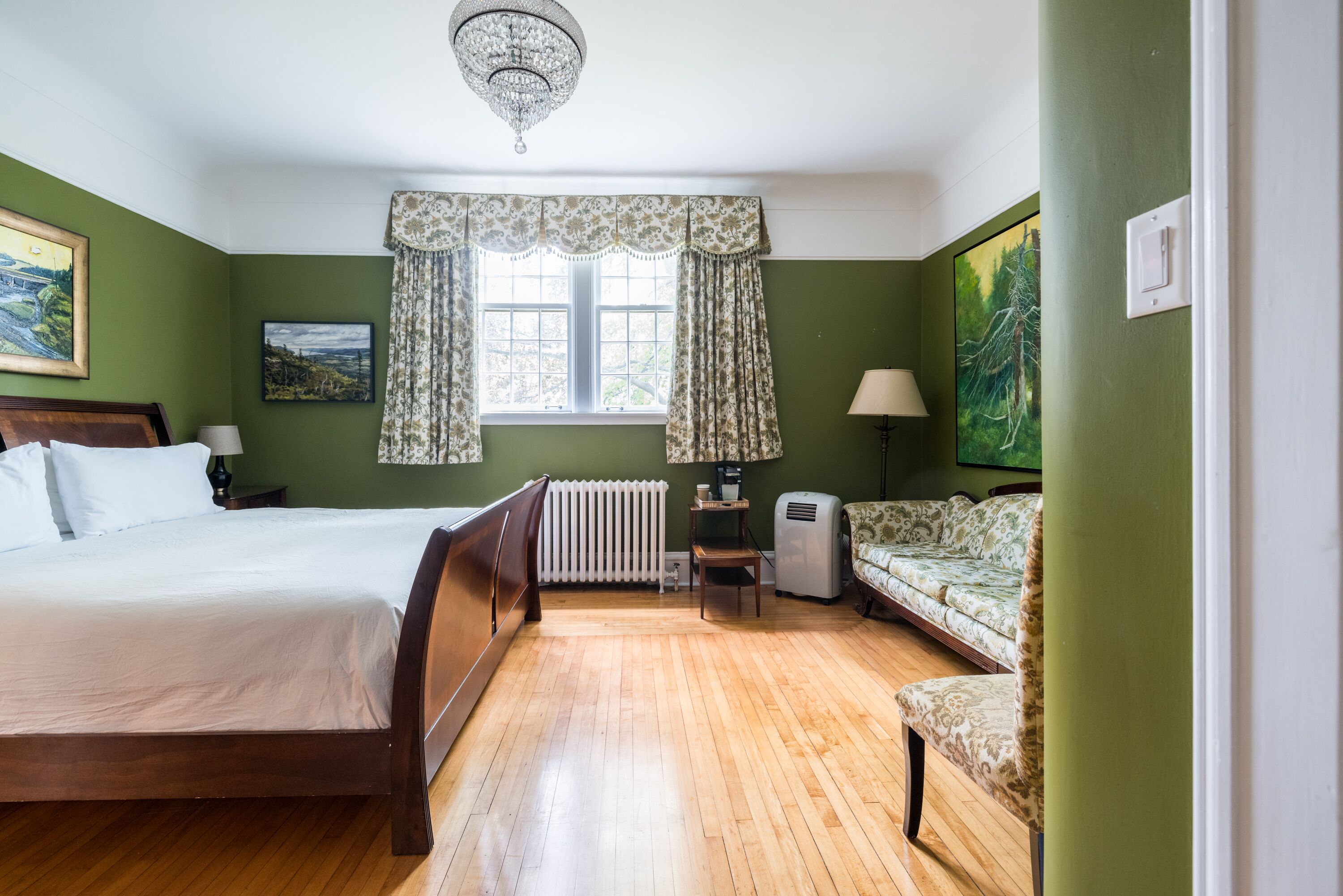 room, 1 king bed (edward patrick morris room) | premium bedding, individually decorated, individually furnished, desk