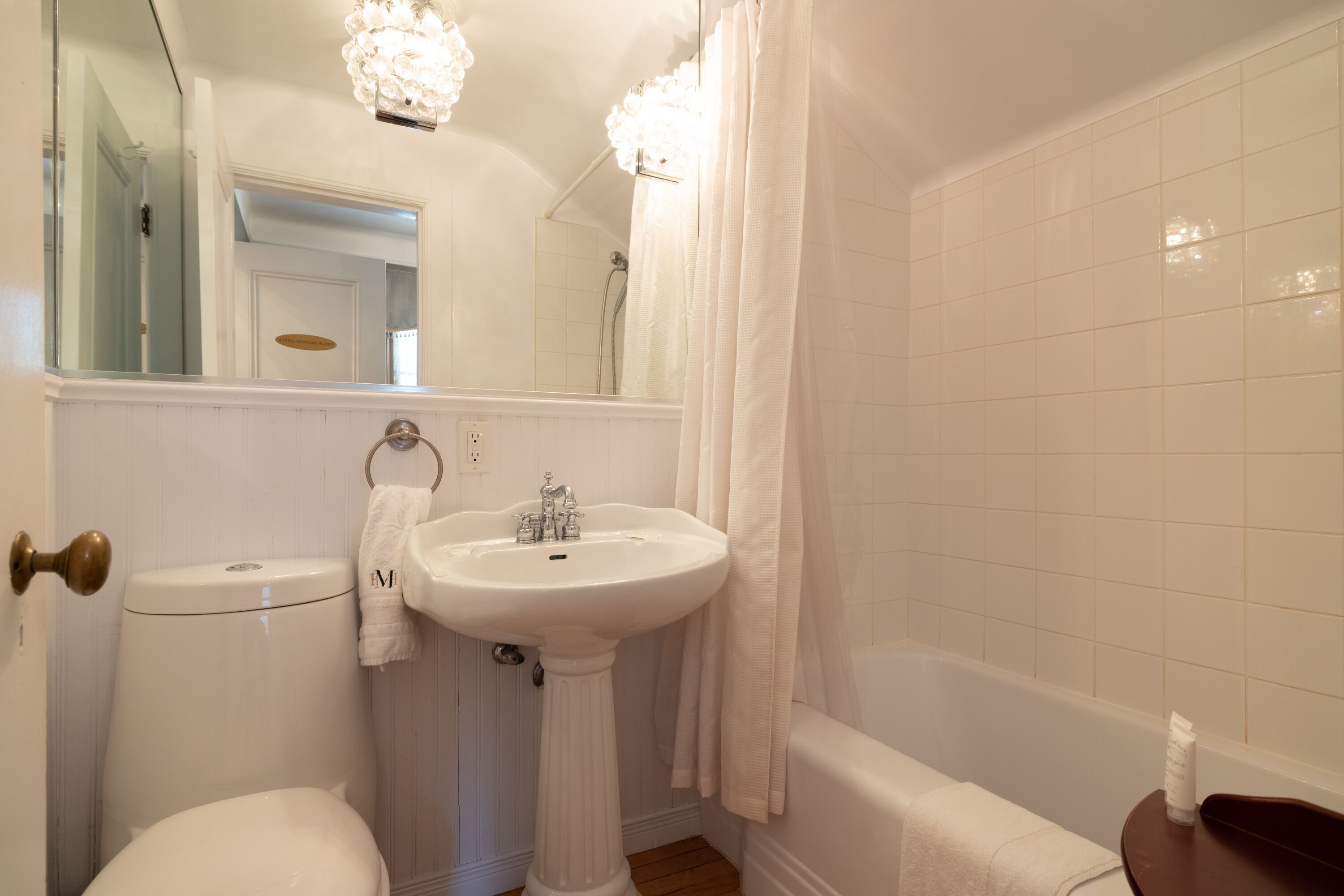 room, 1 queen bed (philip francis little suite) | bathroom | shower, free toiletries, hair dryer, towels