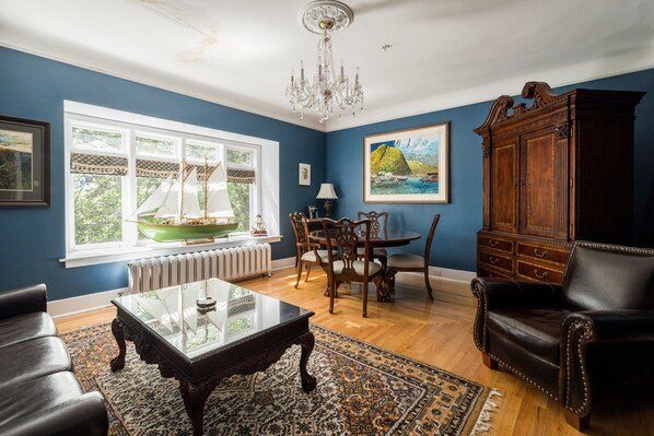 Room, 1 King Bed (Walter S. Monroe Deluxe Suite) | Premium bedding, individually decorated, individually furnished, desk - Monroe House Executive Suites (St. John's)