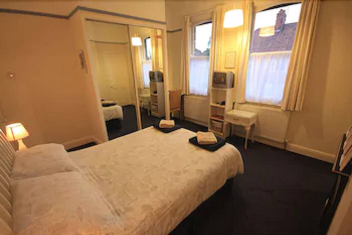 Standard Double Room | Iron/ironing board (on request), bed sheets