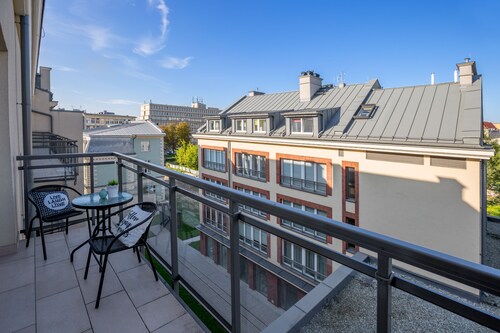 Friendhouse Apartments - Train Station Area