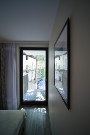 1 bedroom, premium bedding, desk, iron/ironing board - FriendHouse Apartments – Krowoderska (Kraków)