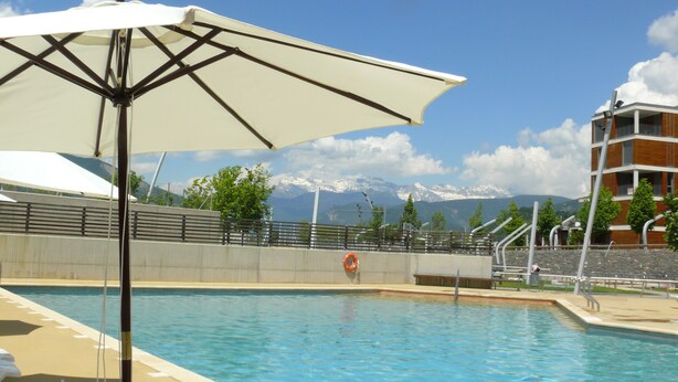 Unclassified image, 1 of 61, button - APARTMENTSUITESPAIN FORMIGAL ORDESA Jardín (Sabinanigo)