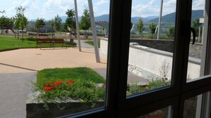 Unclassified image, 5 of 61, button - APARTMENTSUITESPAIN FORMIGAL ORDESA Jardín (Sabinanigo)