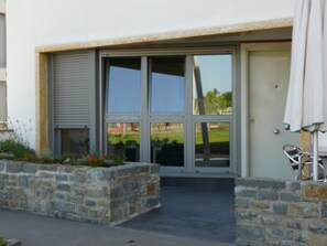 Property entrance - APARTMENTSUITESPAIN FORMIGAL ORDESA Jardín (Sabinanigo)