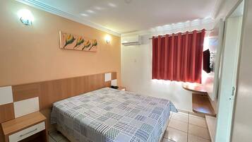 APARTMENT 45 | Blackout drapes, soundproofing, free WiFi