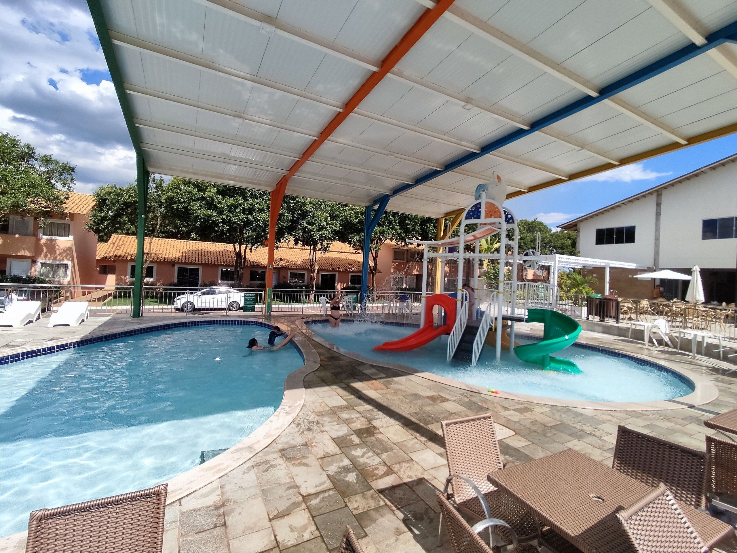 4 outdoor pools