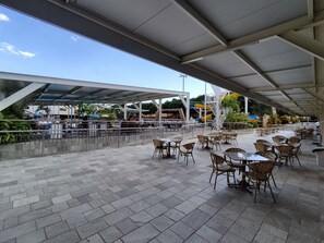 Outdoor dining - DI ROMA FIORI VIA CALDAS (Caldas Novas)