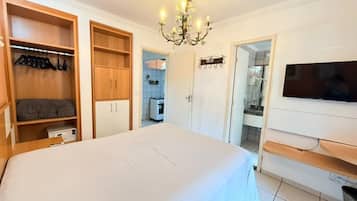 APT 133 | Blackout curtains, soundproofing, free WiFi