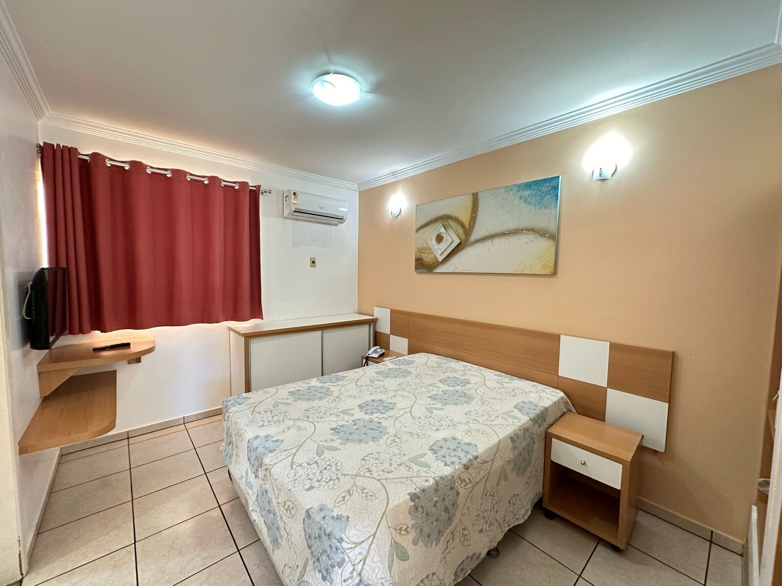 APT 131 | Blackout drapes, soundproofing, free WiFi