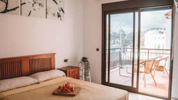 Rollaway beds, free WiFi, bed sheets