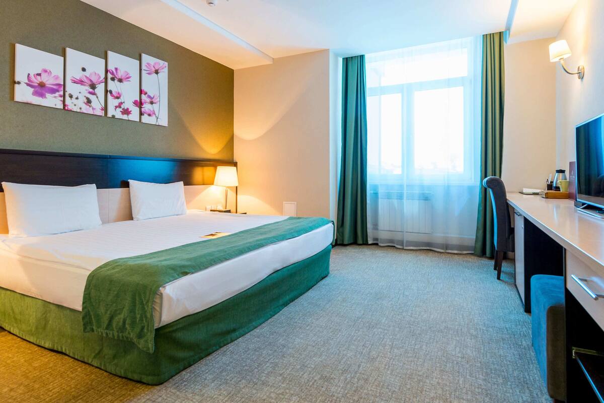Standard Double or Twin Room | 2 bedrooms, minibar, in-room safe, desk