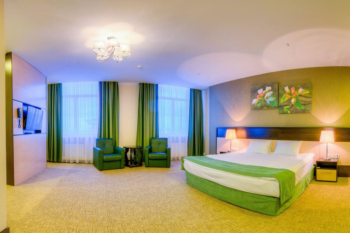Studio | 2 bedrooms, minibar, in-room safe, desk