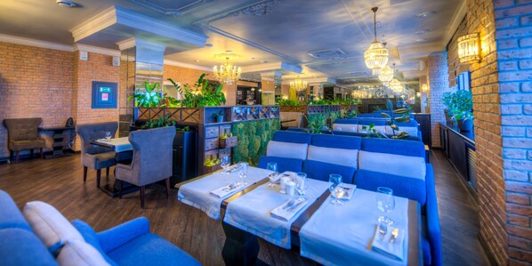 Sudah termasuk sarapan prasmanan setiap hari