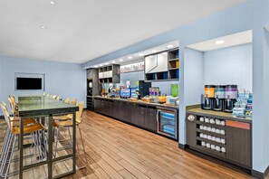 Desayuno continental incluido todos los días 