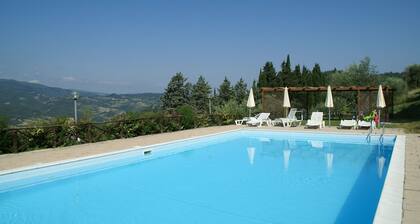 Casa rural espaciosa en Dicomano con terraza