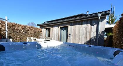 Chalet Vert in Bullange with Jacuzzi