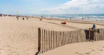 Kesämökki Egmond Binnenissä, rauhallinen sijainti suosituissa lomapaikoissa