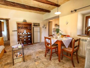 Dining - Belvilla by OYO Ottodenari (Umbertide)