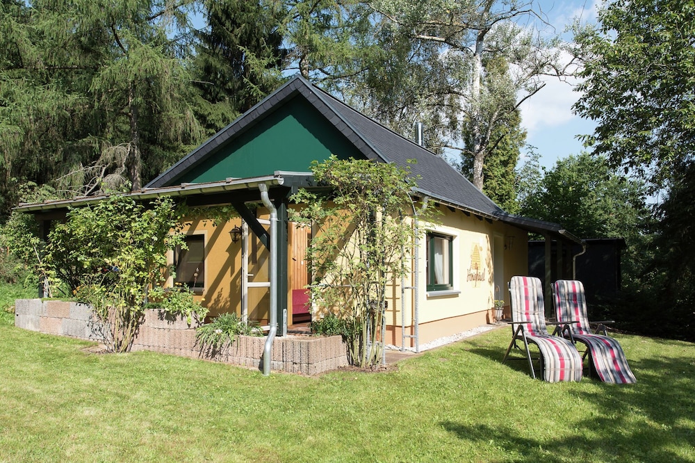 Fascinating Holiday Home in Walthersdorf with Roofed Terrace