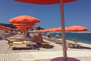 Beach - Cozy Couples Getaway w/ wifi (Pergola)