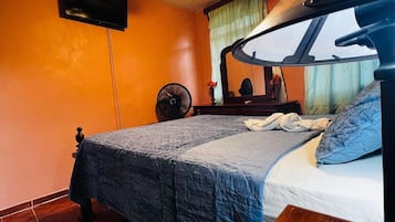 Quarto conforto, 1 quarto | 1 quarto, frigobar, quartos à prova de som